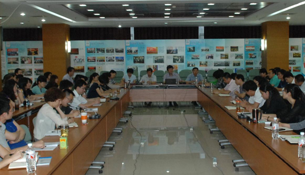 走群众路线,,认可中心领导班子开展集体调研